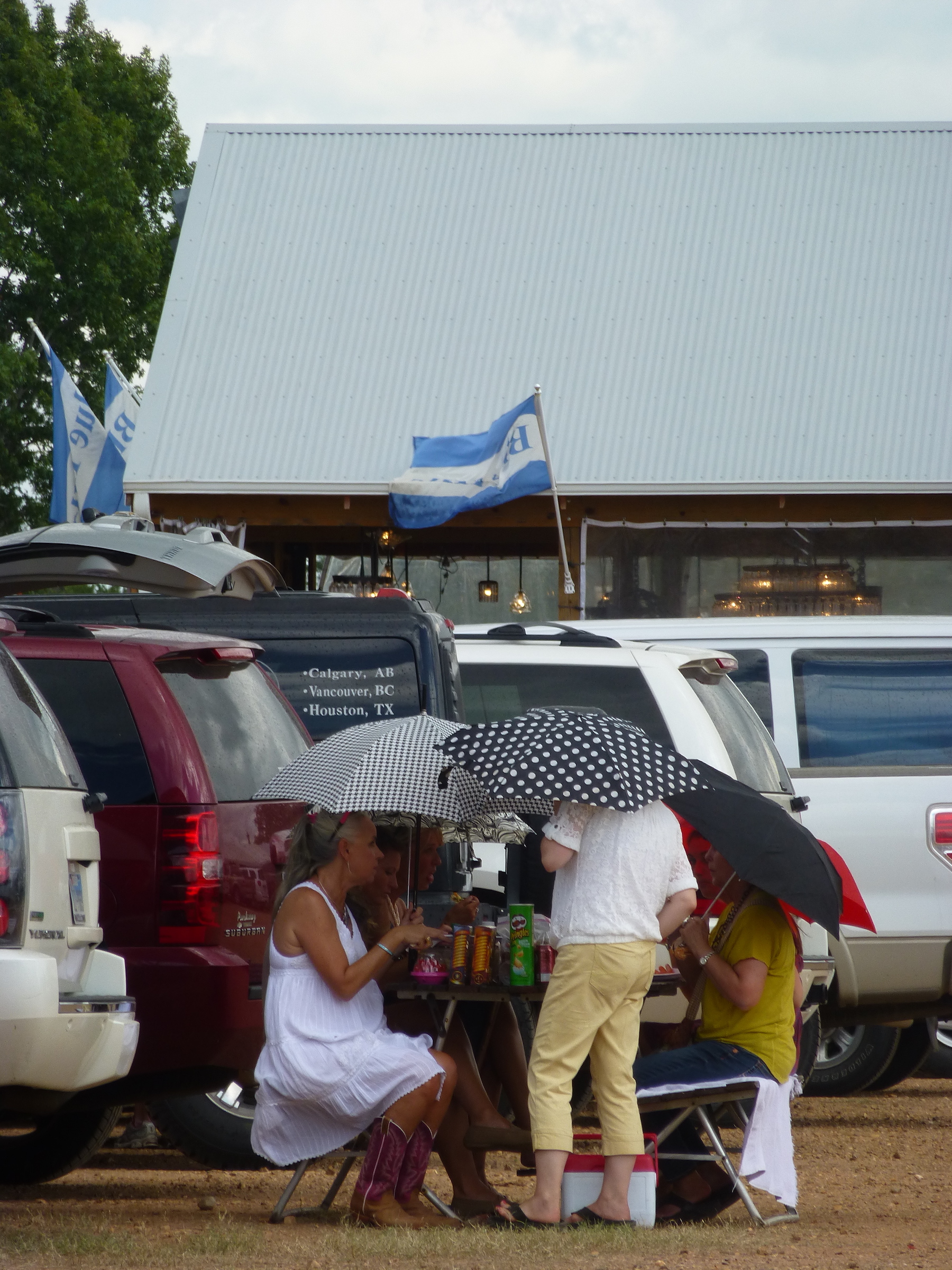 Picnic in Rain Blue Hills at Round Top
